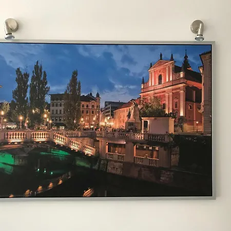 Viktor Apartman *